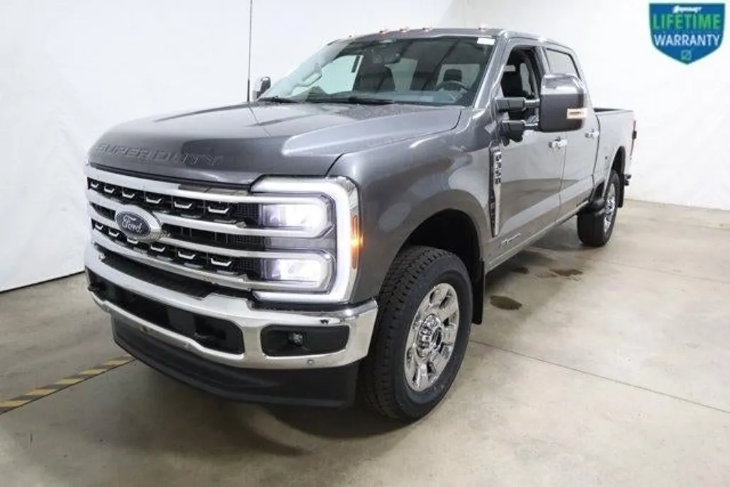 2025 Ford F-350 Lariat photo 1
