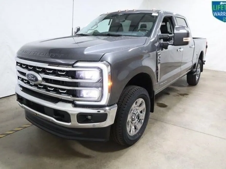 2025 Ford F-350 Lariat photo 1