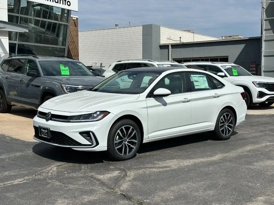 2025 Volkswagen Jetta SE photo 1
