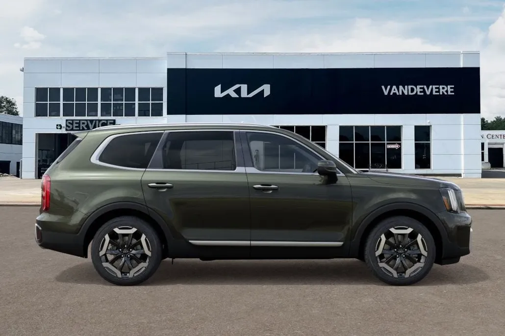 2025 Kia Telluride S photo 1