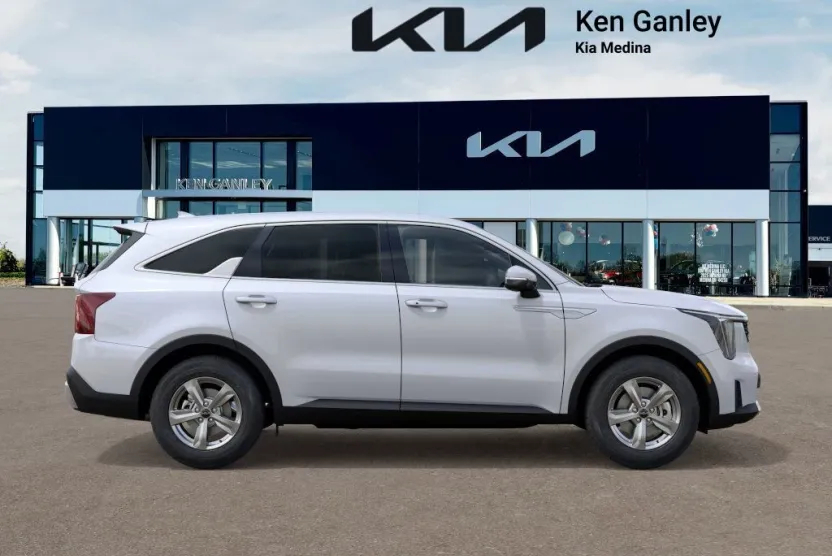 2026 Kia Sorento LX photo 1