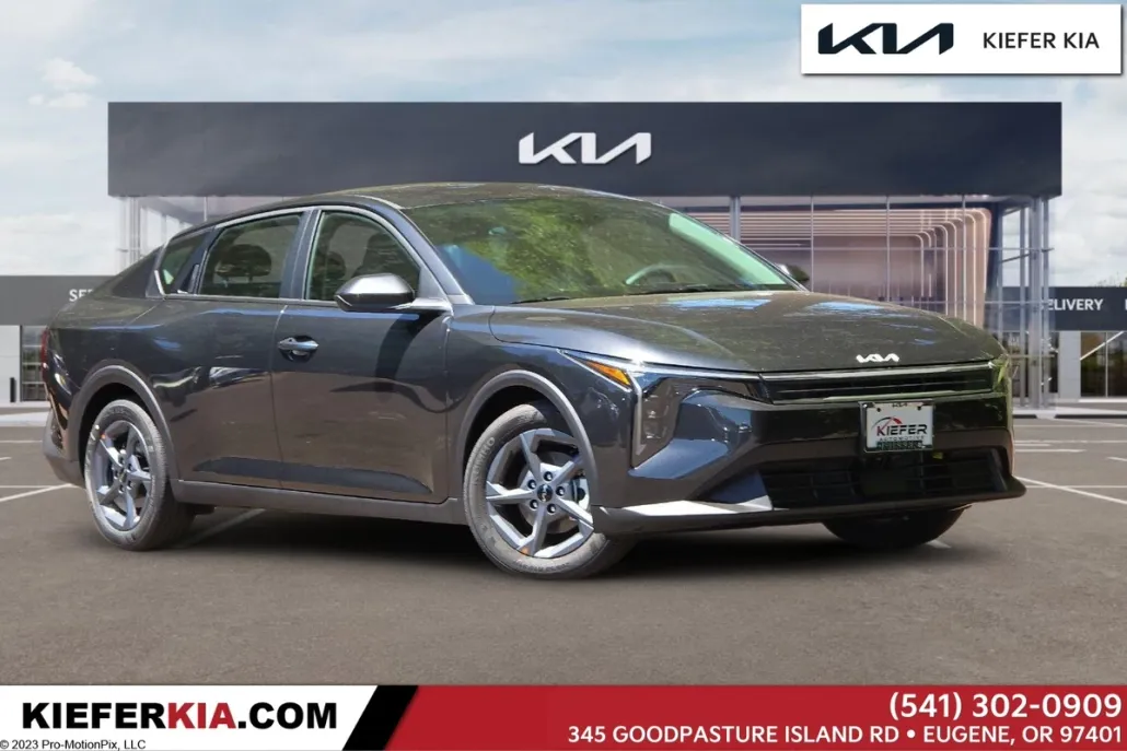2025 Kia K4 LXS photo 1
