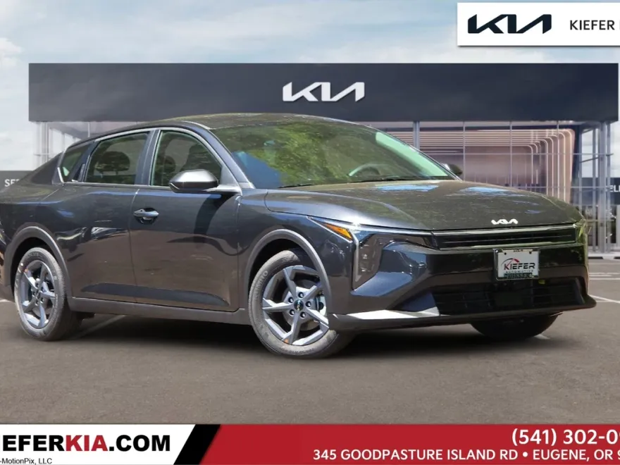 2025 Kia K4 LXS photo 1