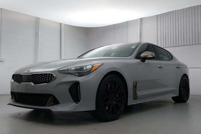 2018 Kia Stinger GT2 photo 1