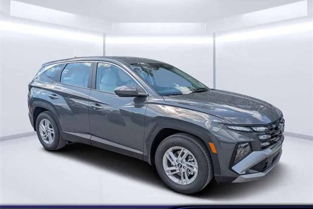 2025 Hyundai Tucson SE photo 1