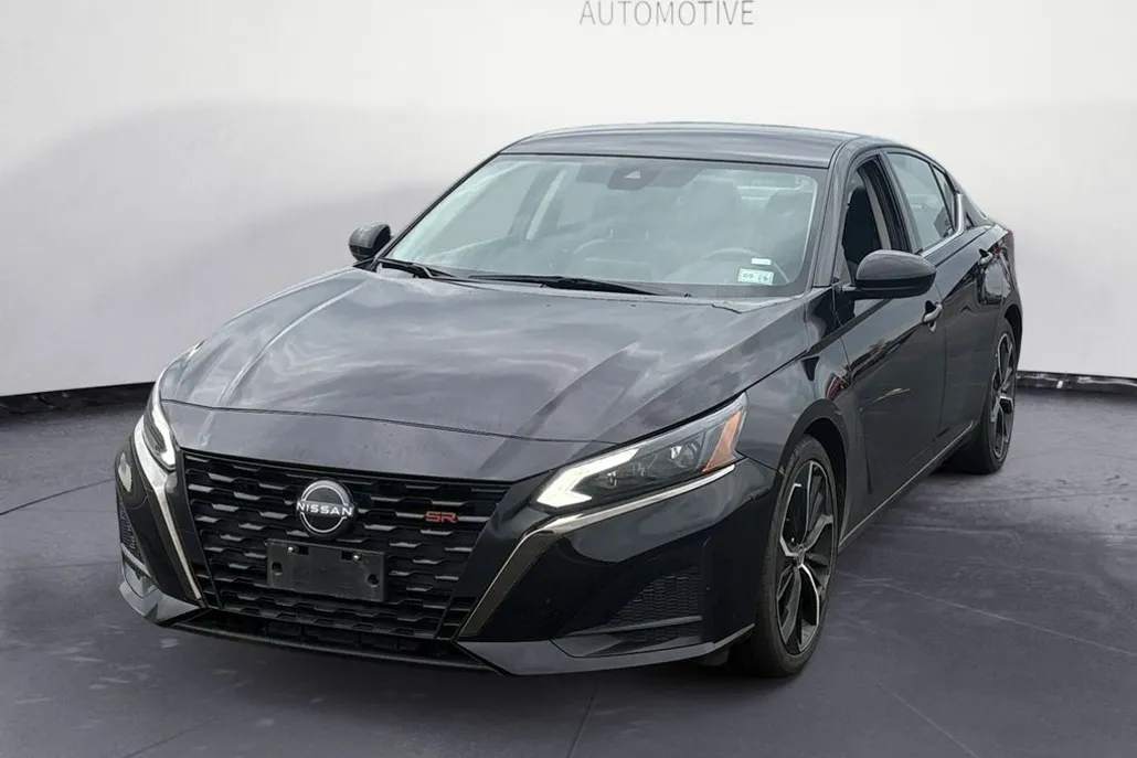 2024 Nissan Altima 2.5 SR photo 1