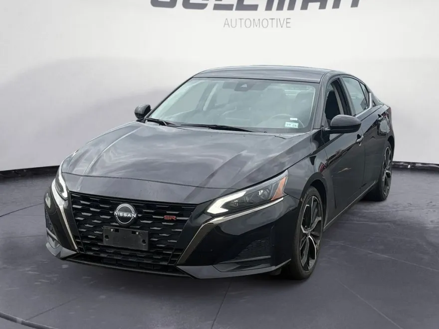 2024 Nissan Altima 2.5 SR photo 1