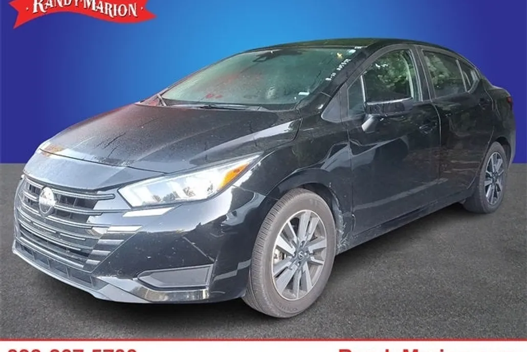 2023 Nissan Versa 1.6 SV photo 1