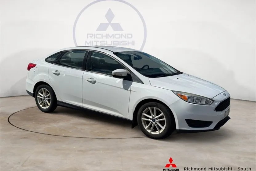 2017 Ford Focus SE photo 1