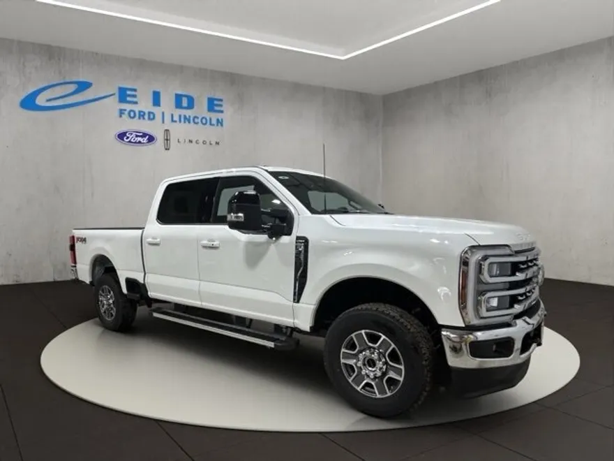 2026 Ford F-250 Lariat photo 1