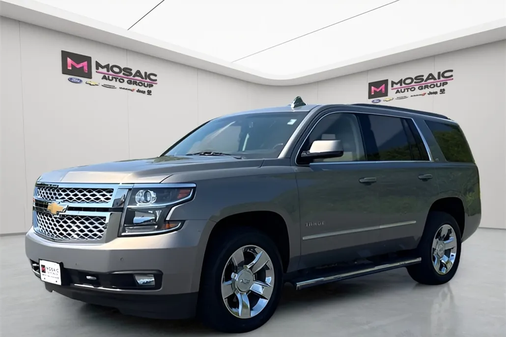 2017 Chevrolet Tahoe LT photo 1