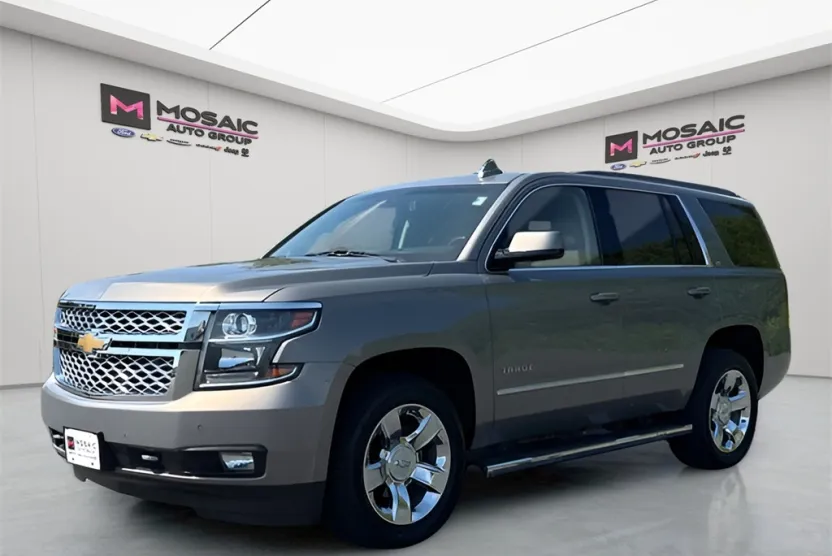 2017 Chevrolet Tahoe LT photo 1