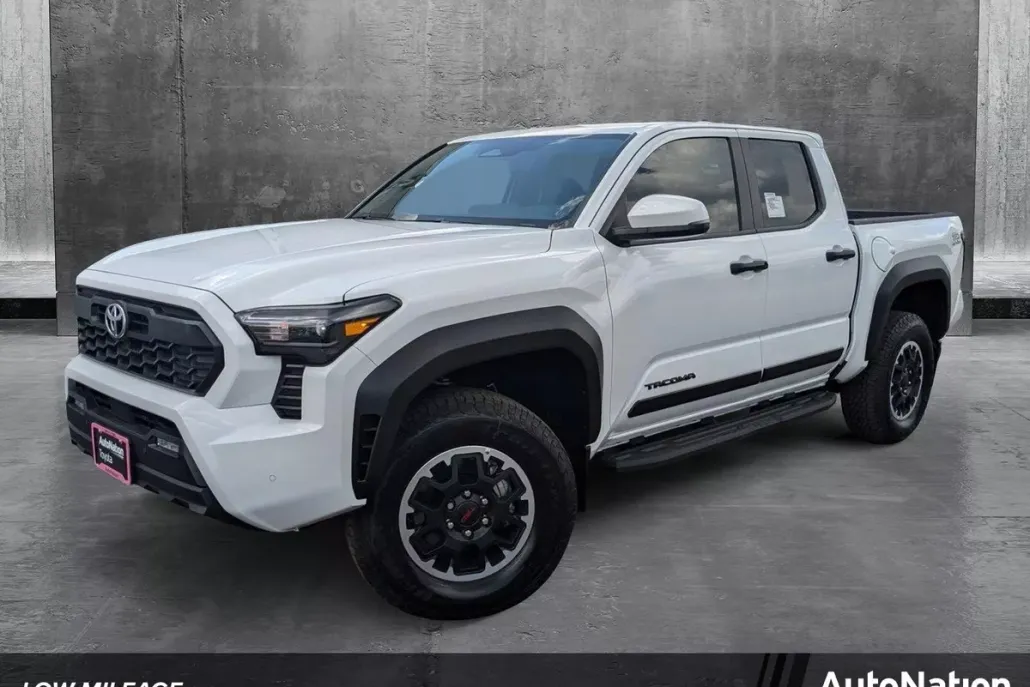 2024 Toyota Tacoma TRD Double Cab photo 1