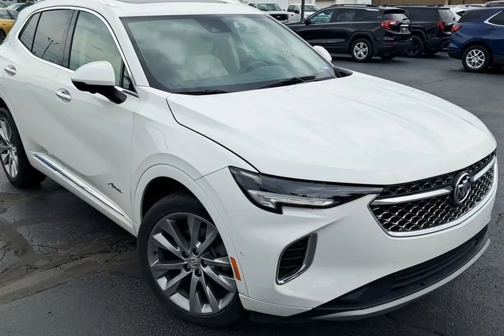 2022 Buick Envision Avenir photo 1