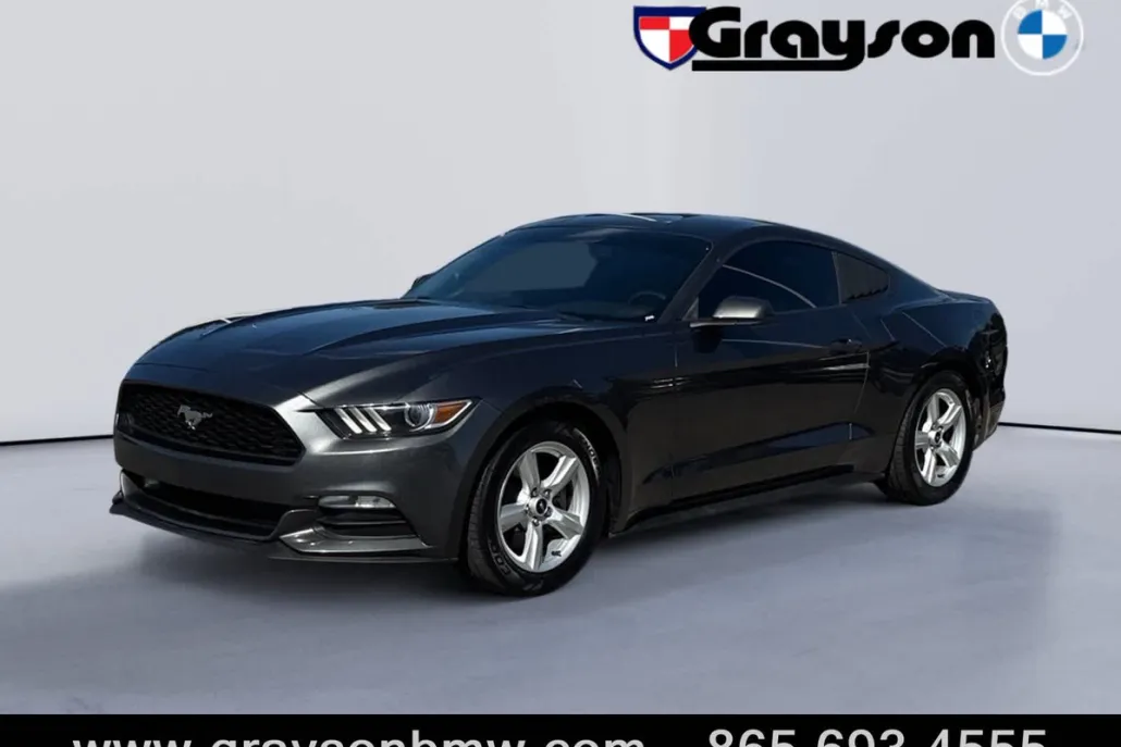 2017 Ford Mustang V6 photo 1