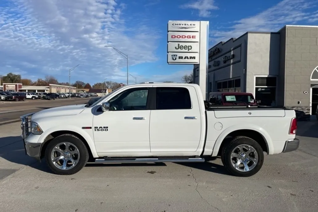 2018 Ram 1500 Laramie photo 1