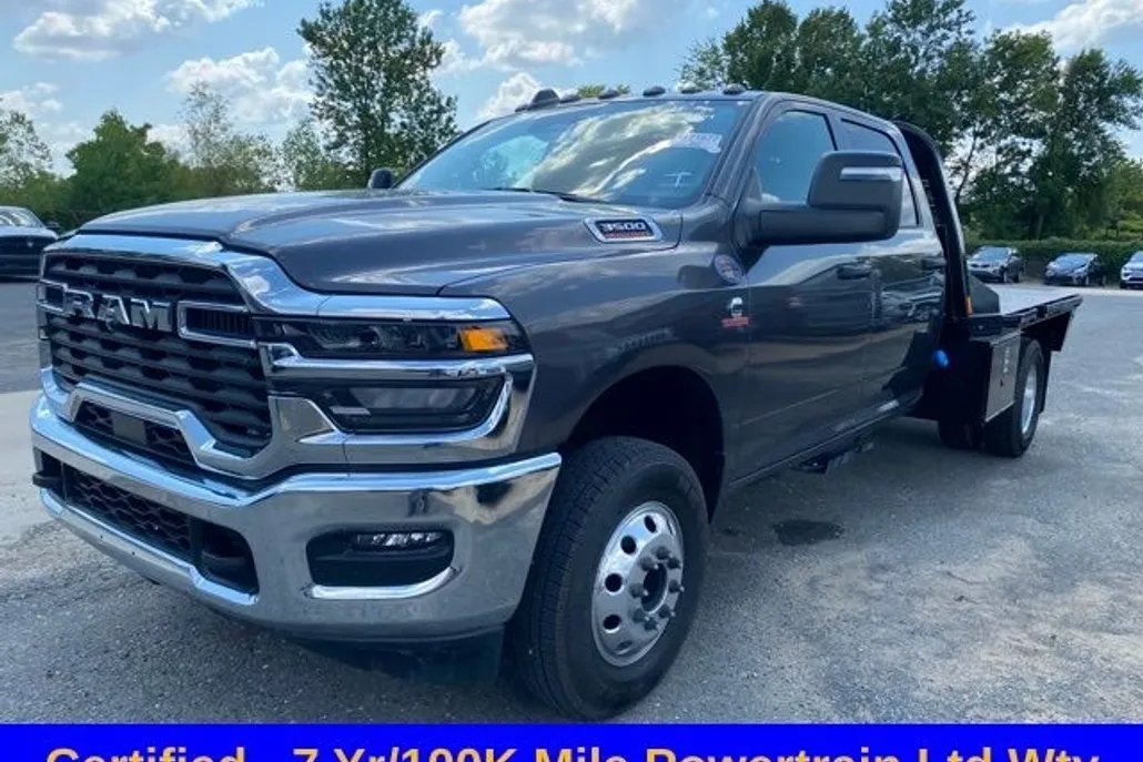 2025 Ram 3500 Tradesman photo 1