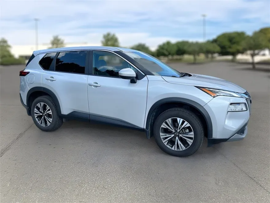 2023 Nissan Rogue SV photo 1
