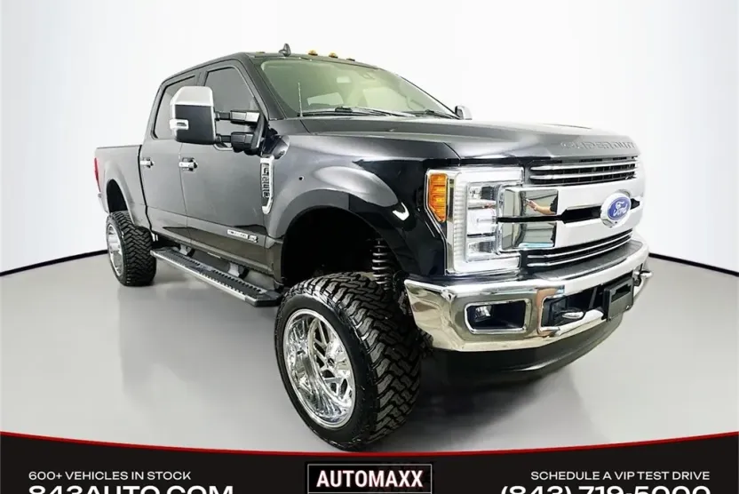 2019 Ford F-350 Lariat photo 1