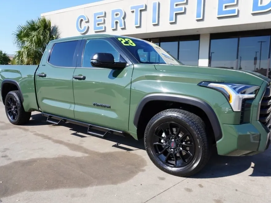 2023 Toyota Tundra SR5 photo 1