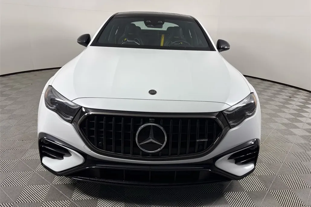 2025 Mercedes Benz E 53 AMG photo 1