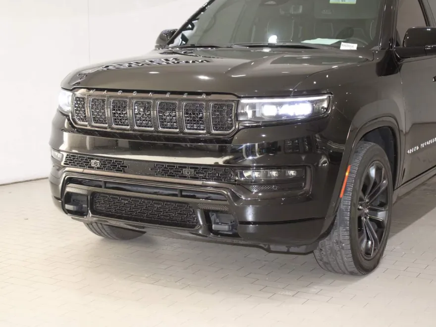2023 Jeep Grand Wagoneer II photo 1