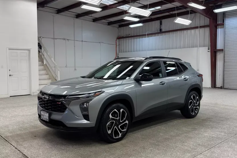 2024 Chevrolet Trax RS photo 1