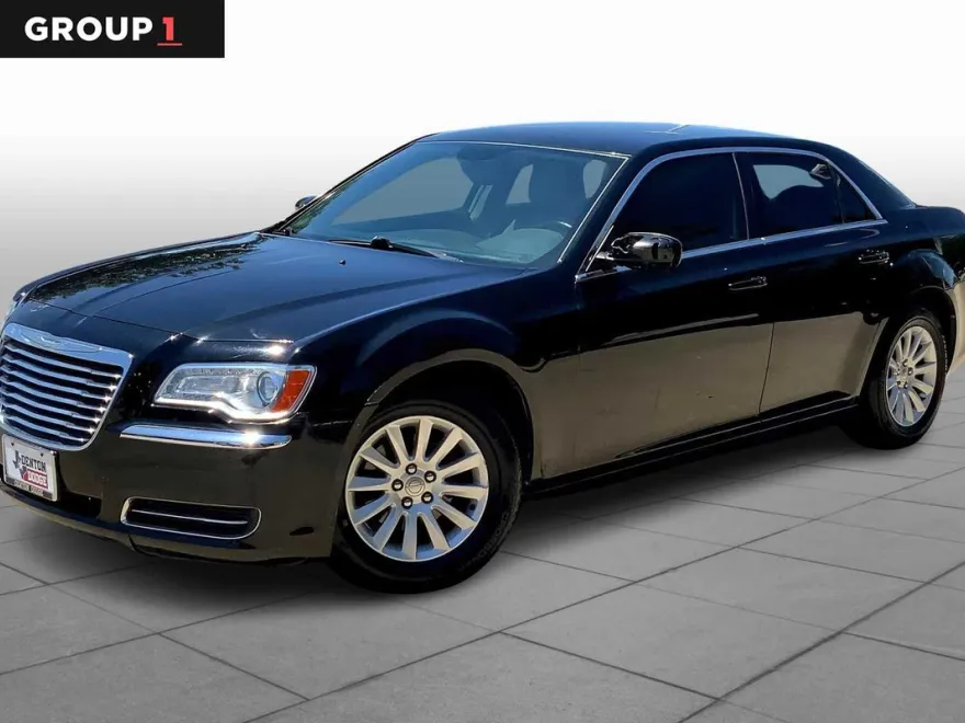 2014 Chrysler 300 photo 1