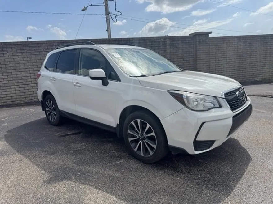 2017 Subaru Forester Premium photo 1