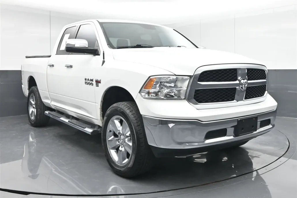 2016 Ram 1500 SLT photo 1