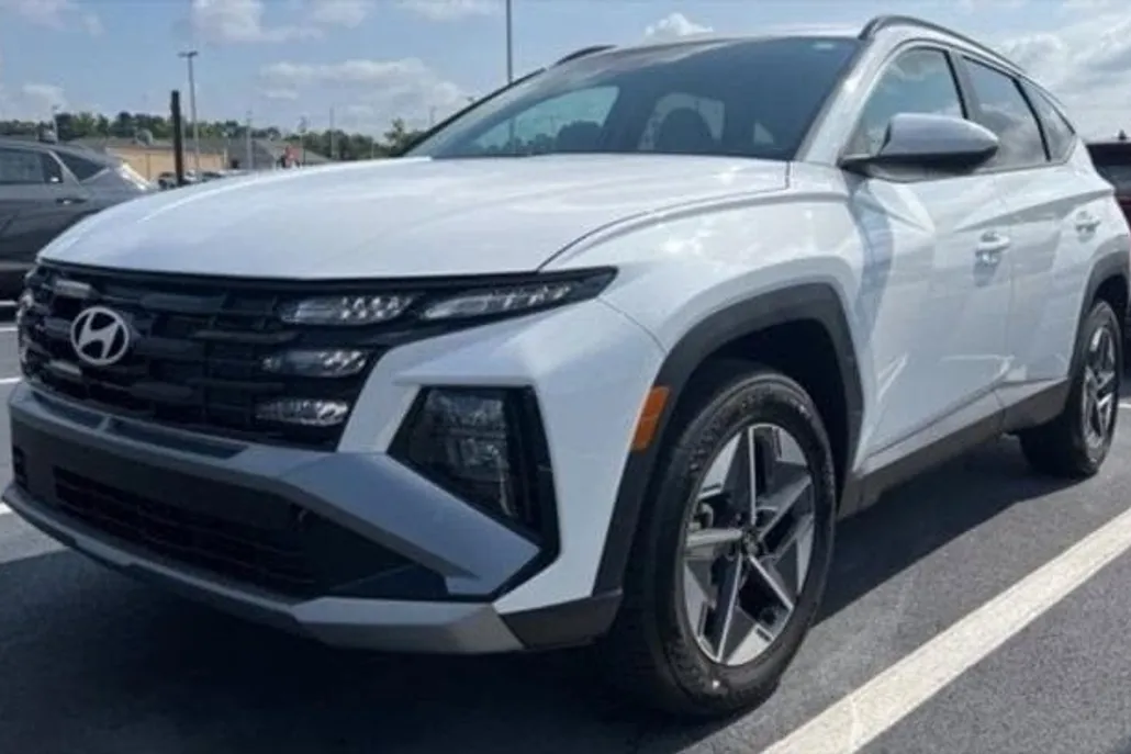 2025 Hyundai Tucson SEL photo 1
