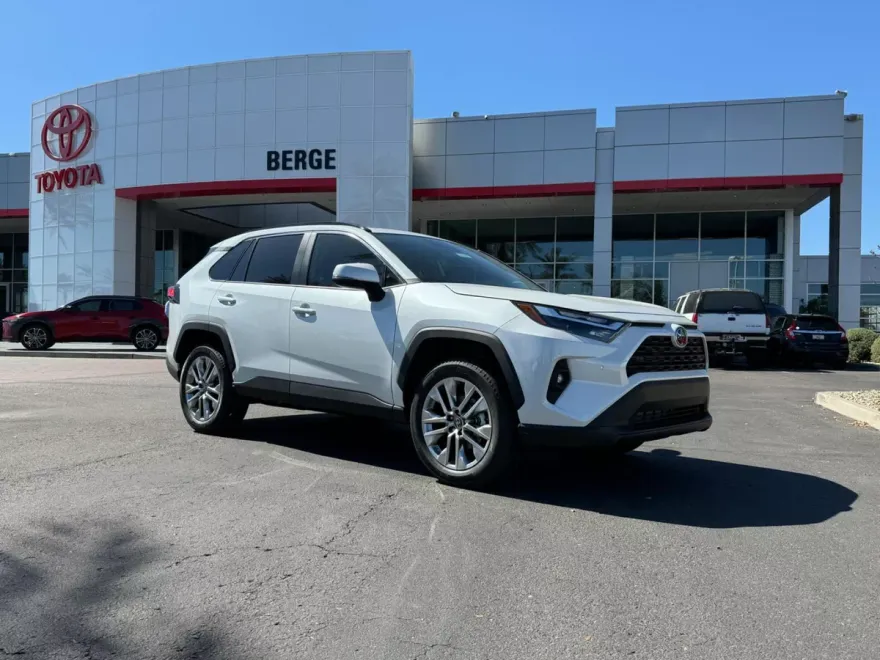 2025 Toyota RAV4 XLE Premium photo 1