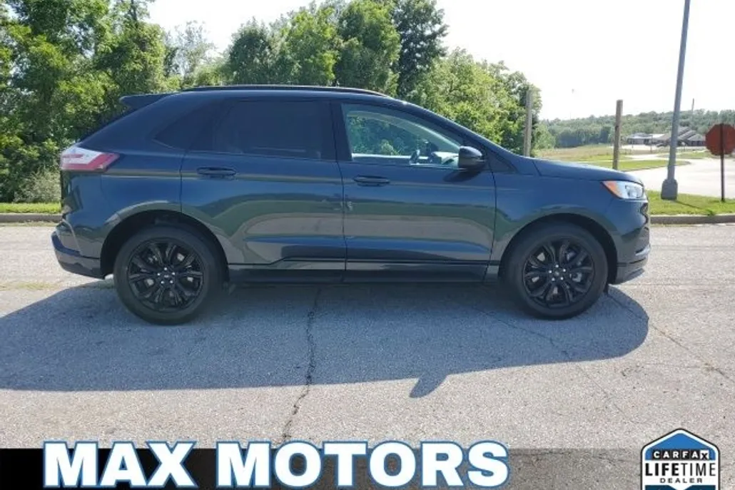 2024 Ford Edge SE photo 1