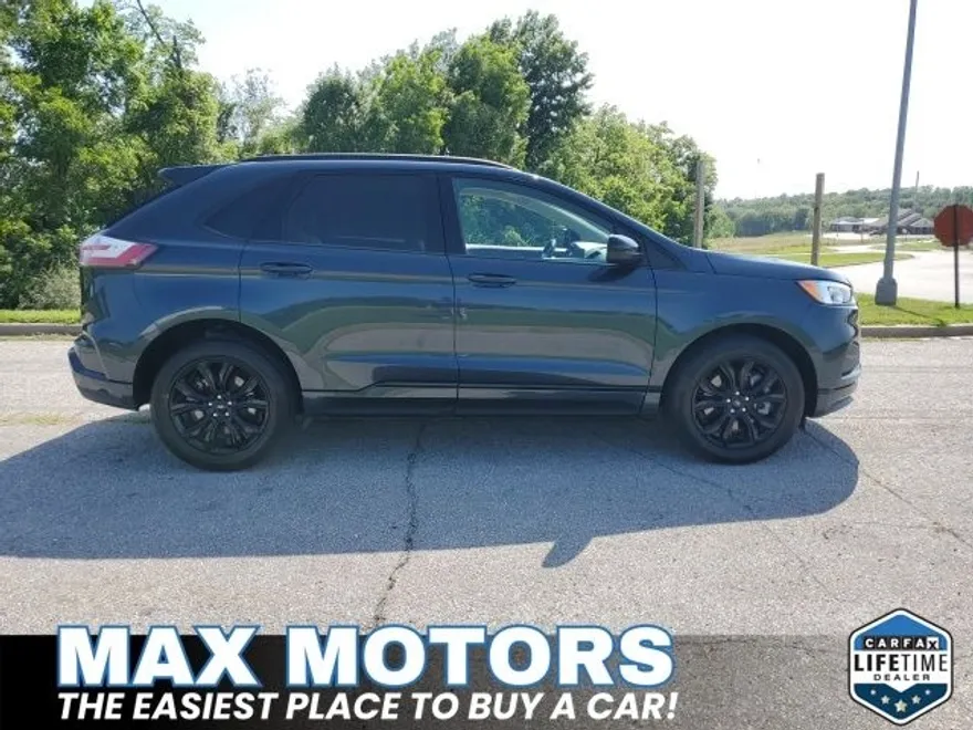 2024 Ford Edge SE photo 1