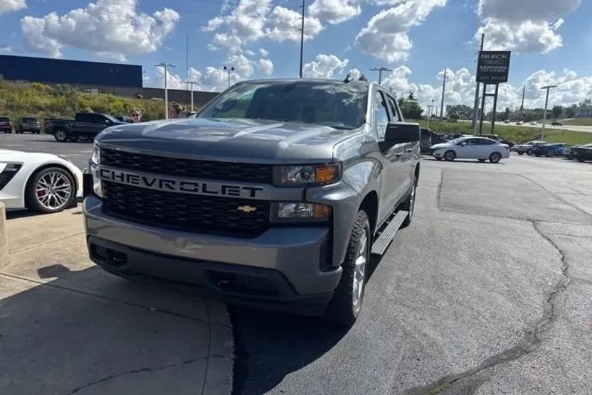 2021 Chevrolet Silverado 1500 Custom photo 1