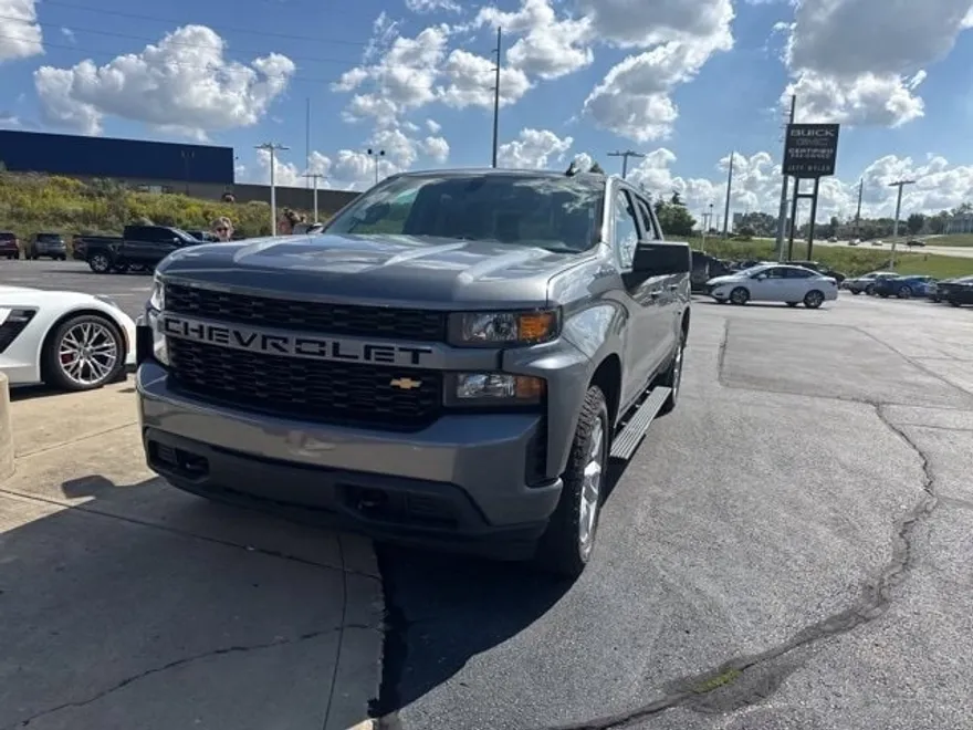 2021 Chevrolet Silverado 1500 Custom photo 1