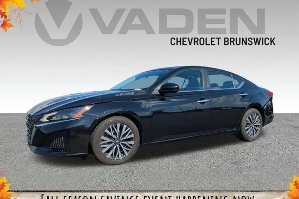 2023 Nissan Altima 2.5 SV photo 1