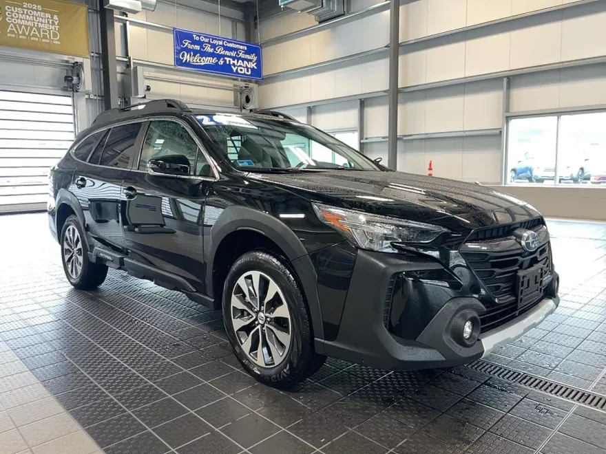 2024 Subaru Outback Limited photo 1