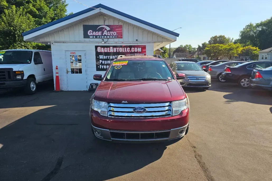 2008 Ford Taurus X SEL photo 1