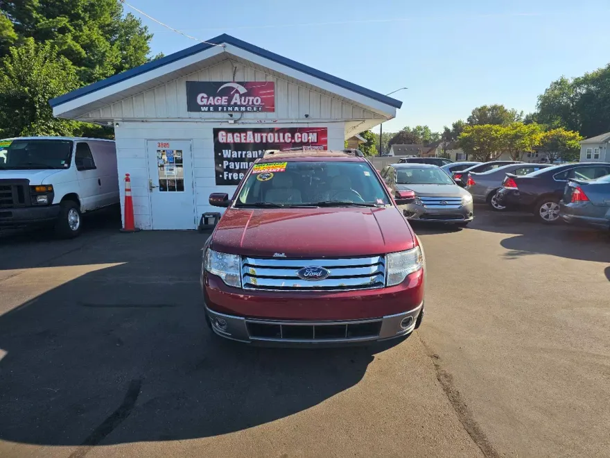 2008 Ford Taurus X SEL photo 1