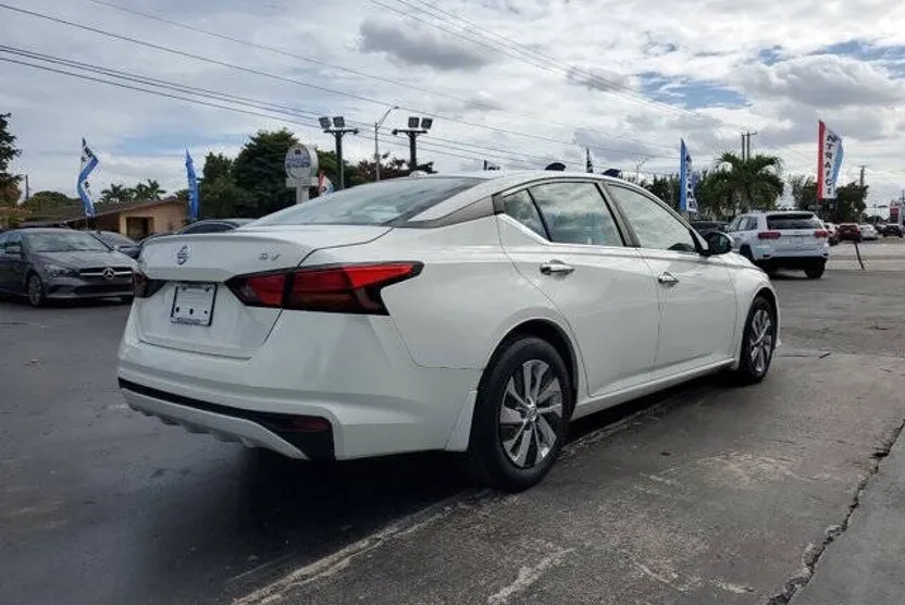 2020 Nissan Altima 2.5 S photo 1