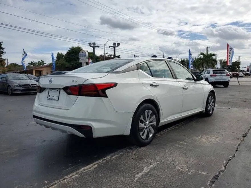 2020 Nissan Altima 2.5 S photo 1