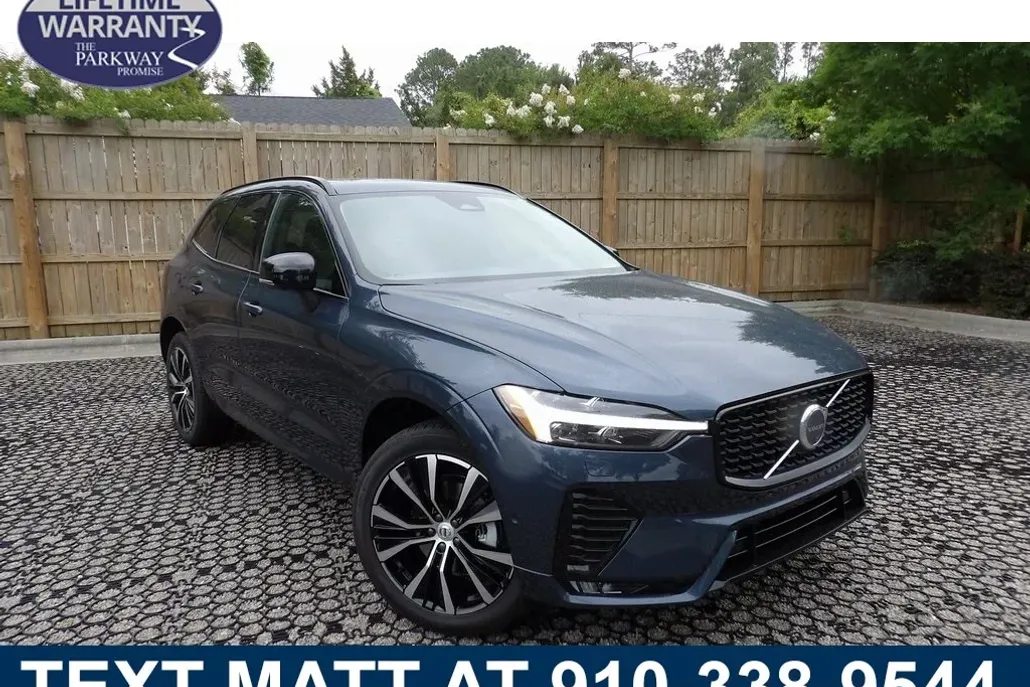 2025 Volvo XC60 B5 Plus photo 1