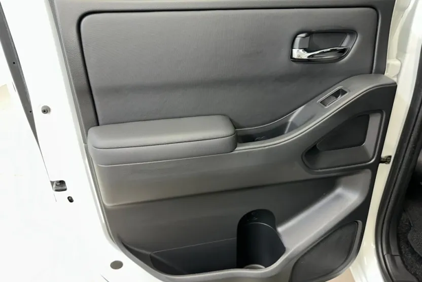 2022 Nissan Frontier SV photo 1