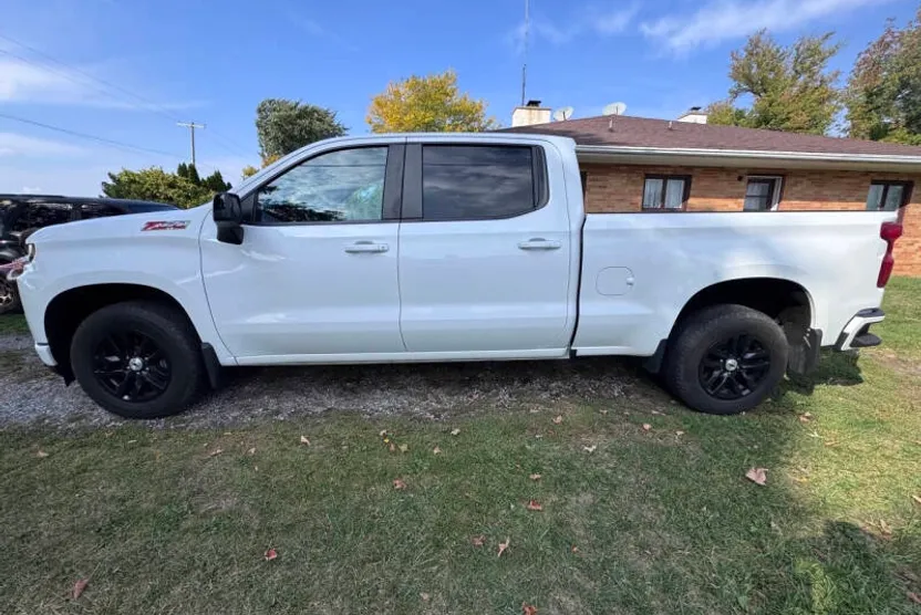 2019 Chevrolet Silverado 1500 RST photo 1