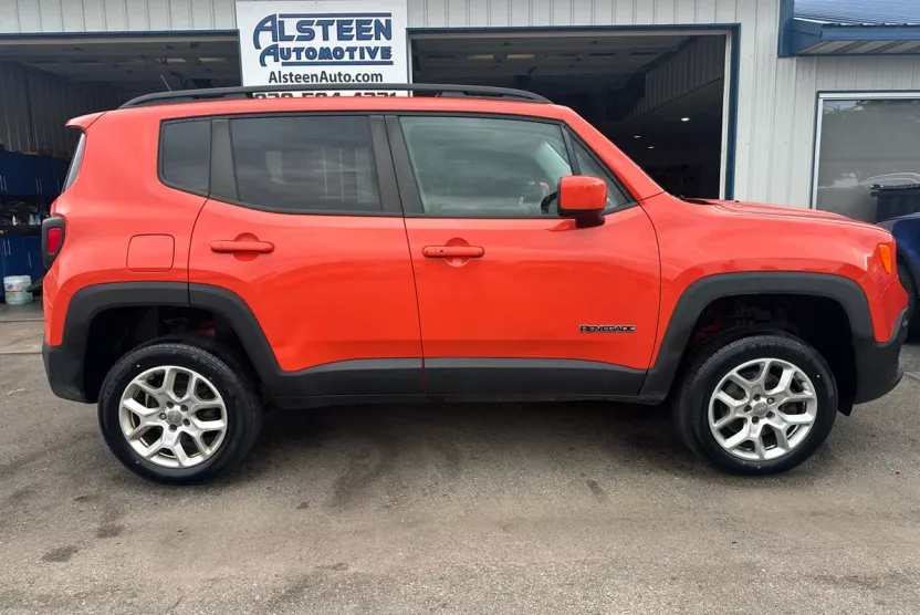 2015 Jeep Renegade Latitude photo 1