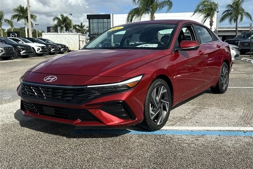 2024 Hyundai Elantra Limited photo 1