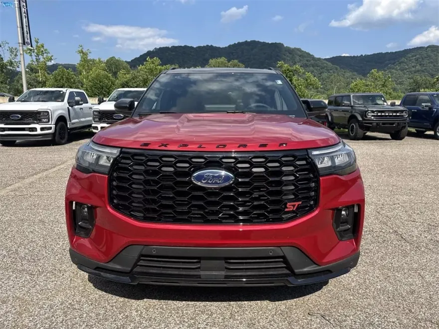 2025 Ford Explorer ST photo 1