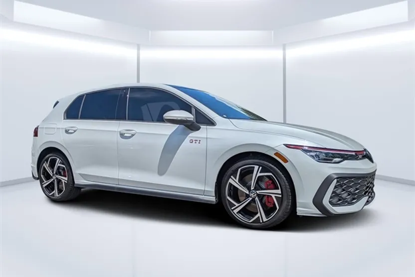 2025 Volkswagen Golf GTI SE photo 1