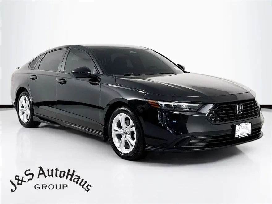 2023 Honda Accord LX photo 1